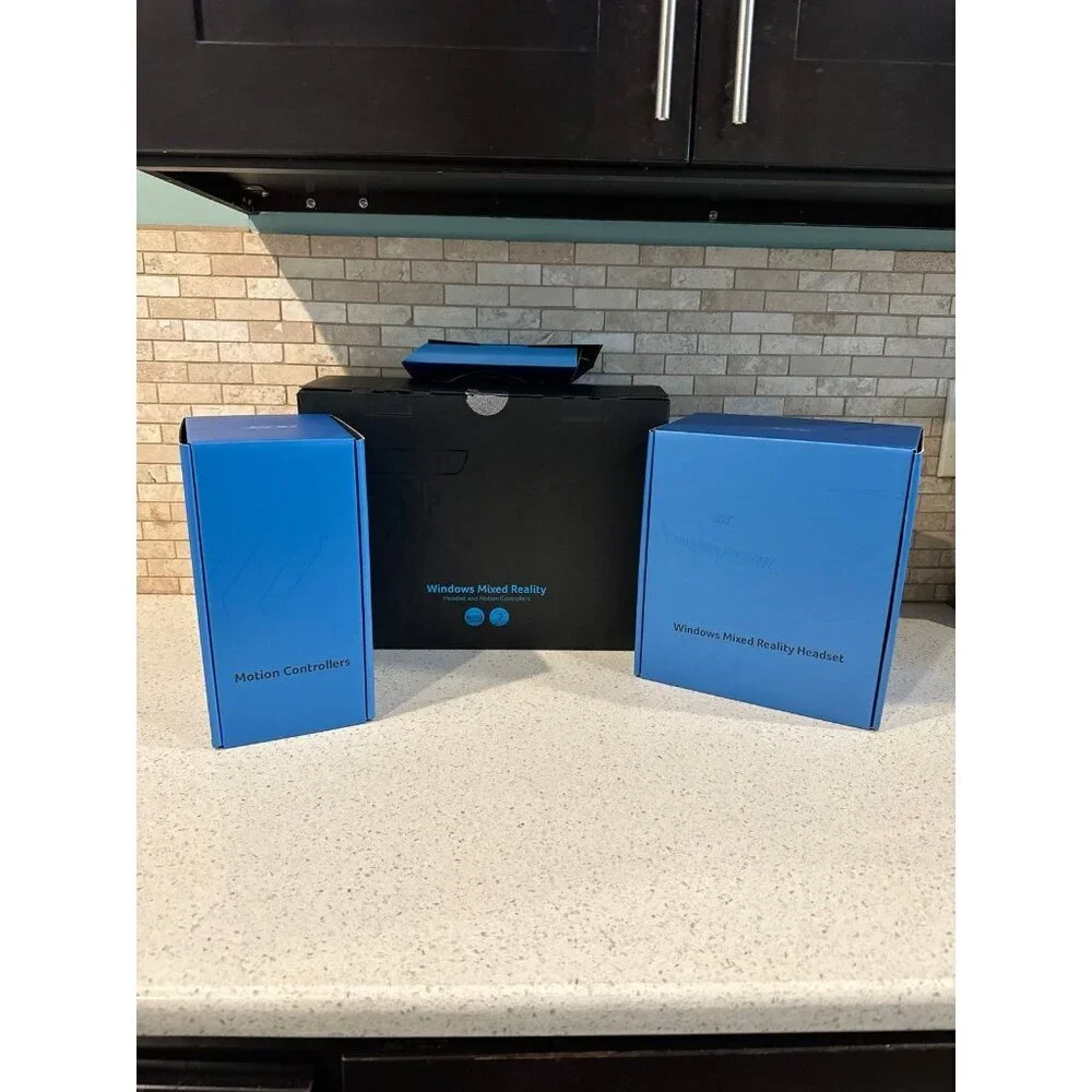 Acer Windows Mixed Reality Headset &‎ Controllers Ah101 new open box